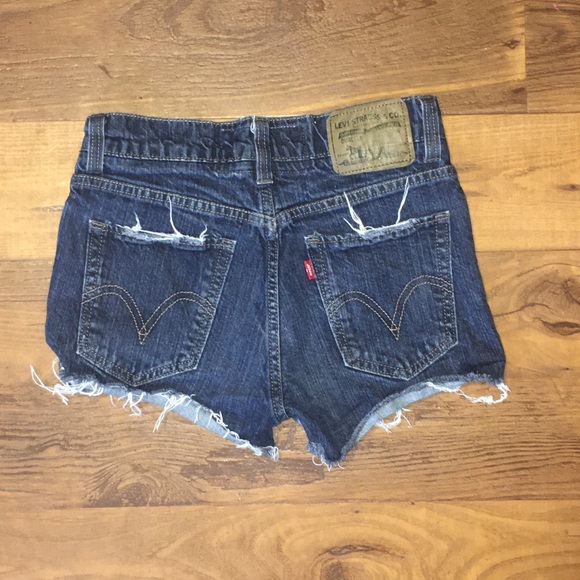 LEVI’S dark blue DENIM distress shorts@2 - Picture 4 of 8